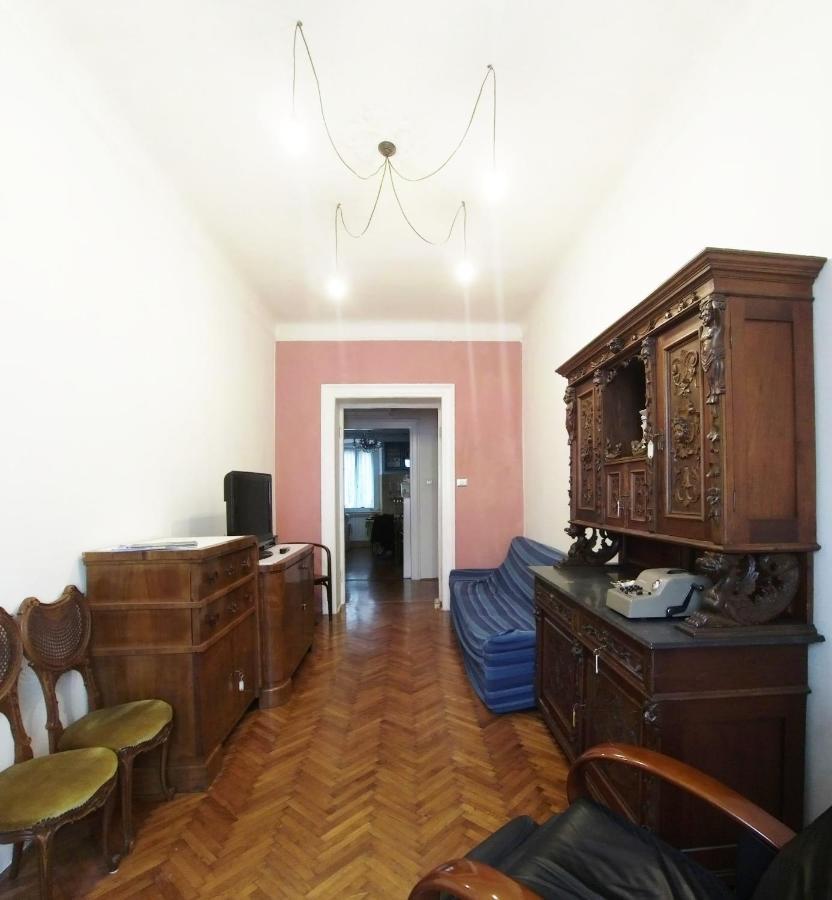 Casa Antica - Historical Apartment In Old City Center 트리에스테 외부 사진