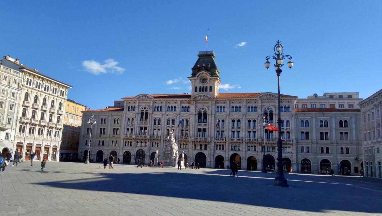 Casa Antica - Historical Apartment In Old City Center 트리에스테 외부 사진