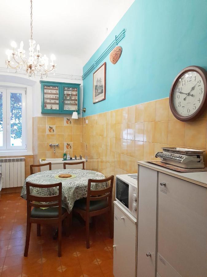 Casa Antica - Historical Apartment In Old City Center 트리에스테 외부 사진